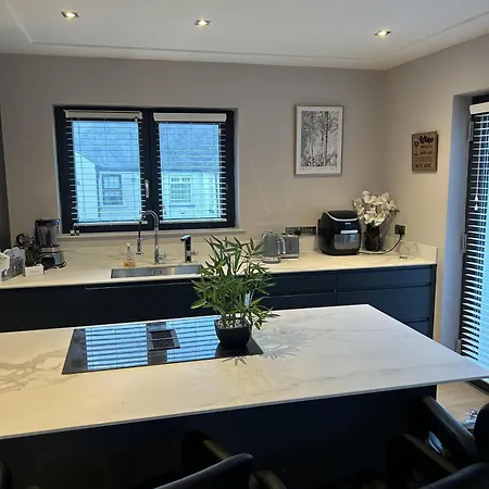 Croke Park 3-beds Sleeps 6 2 Min To Tram Stop 別荘