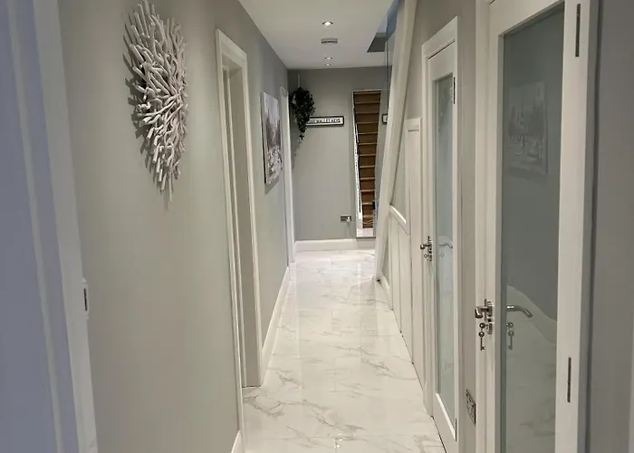 Semesterbostad Croke Park 3-beds Sleeps 6 2 Min To Tram Stop